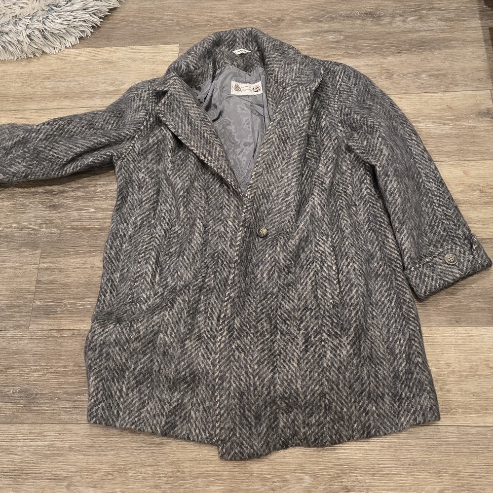 Women's Saxton Hall Virgin Wool coat Gray Herringbone pattern, about XL